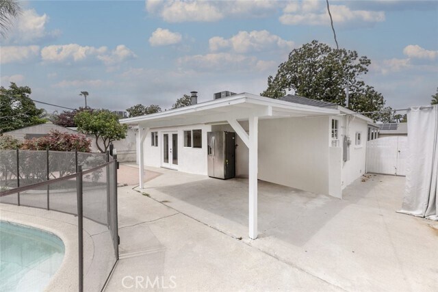 Building Photo - 7940 Stansbury Ave
