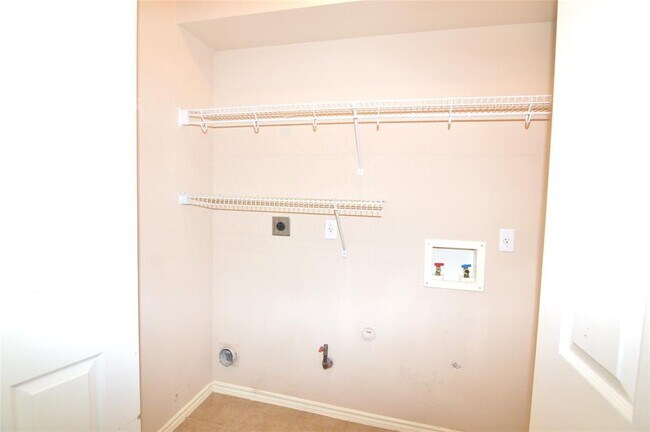 Building Photo - 3148 Henderson Path