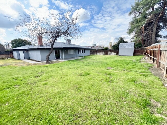 Building Photo - 9420 Max Dr