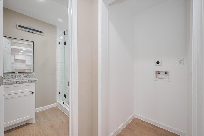 Building Photo - 2516 Craigmont St