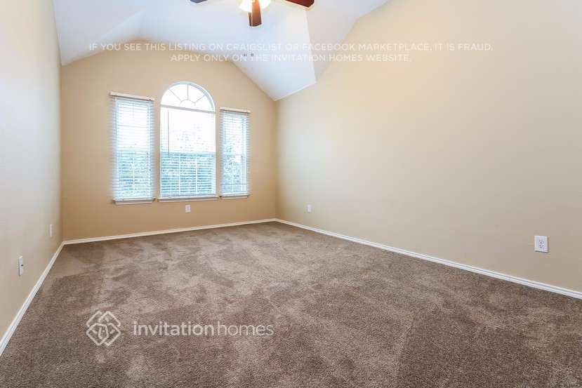 Building Photo - 2360 Merlin Dr