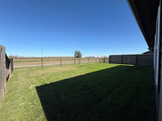 Building Photo - 3306 View Valley Trail