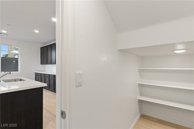 Building Photo - 2502 Vittora Pointe St
