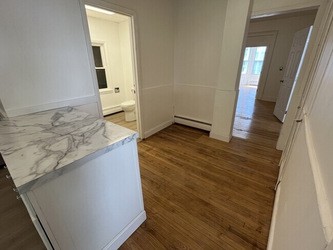 Building Photo - 191 N Hamilton St