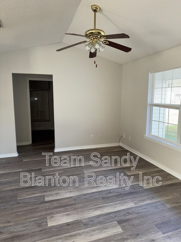 Building Photo - 7728 Bogey Ln