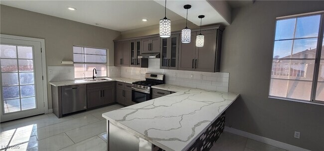 Building Photo - 3335 Commendation Dr