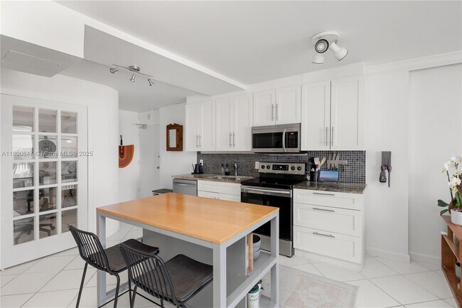 Building Photo - 401 Ocean Dr