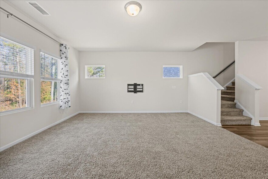 Building Photo - 149 Wilbur Lake Dr