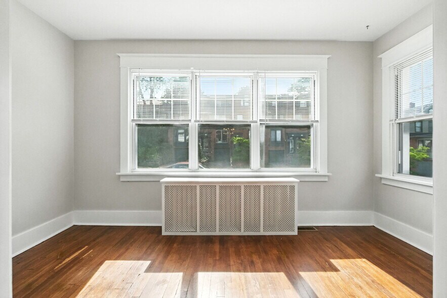 Building Photo - 1525 S Negley Ave
