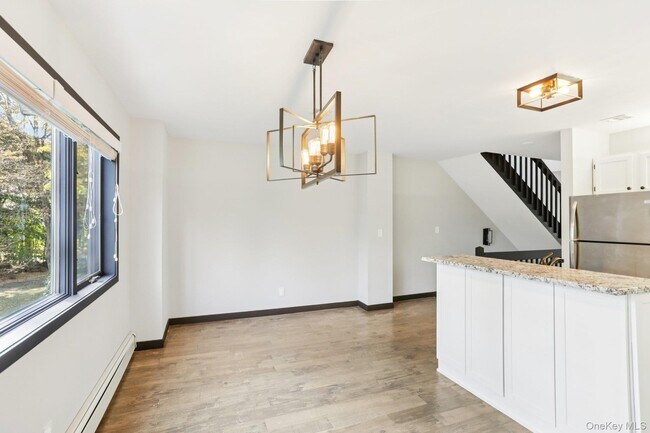 Building Photo - 6 Pheasant Walk