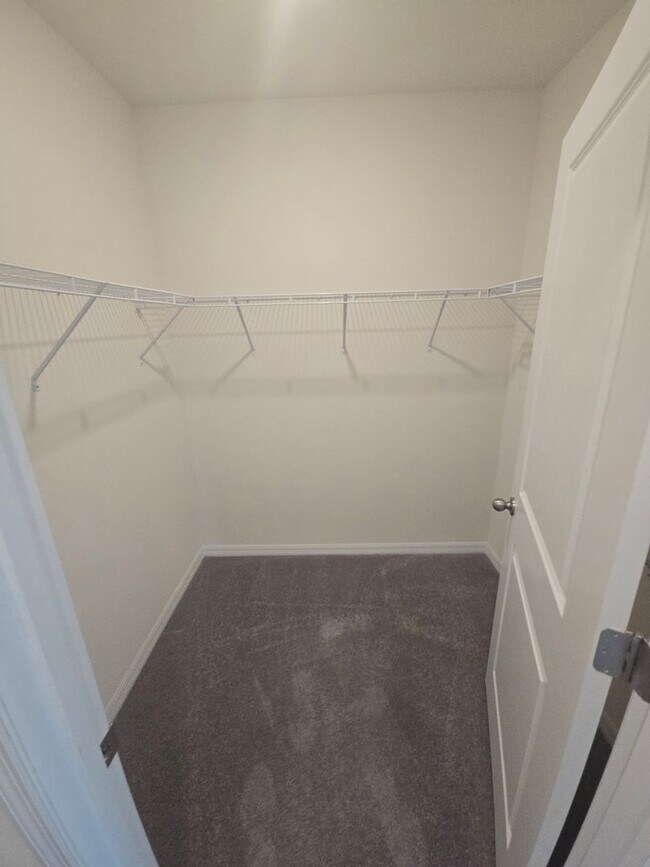 Building Photo - Gorgeous 3-Bedroom, 2-Bathroom Townhouse in Bradenton