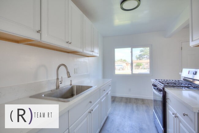 Building Photo - Adorable Newly Remodeled 1 Bed 1 Bathroom ...