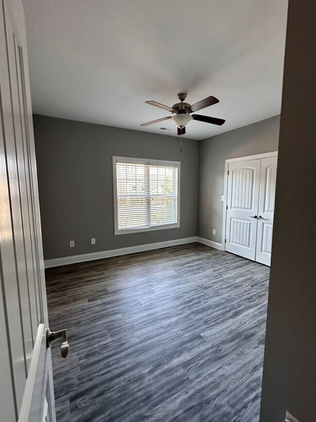 Building Photo - 1210 Stonewyck Dr