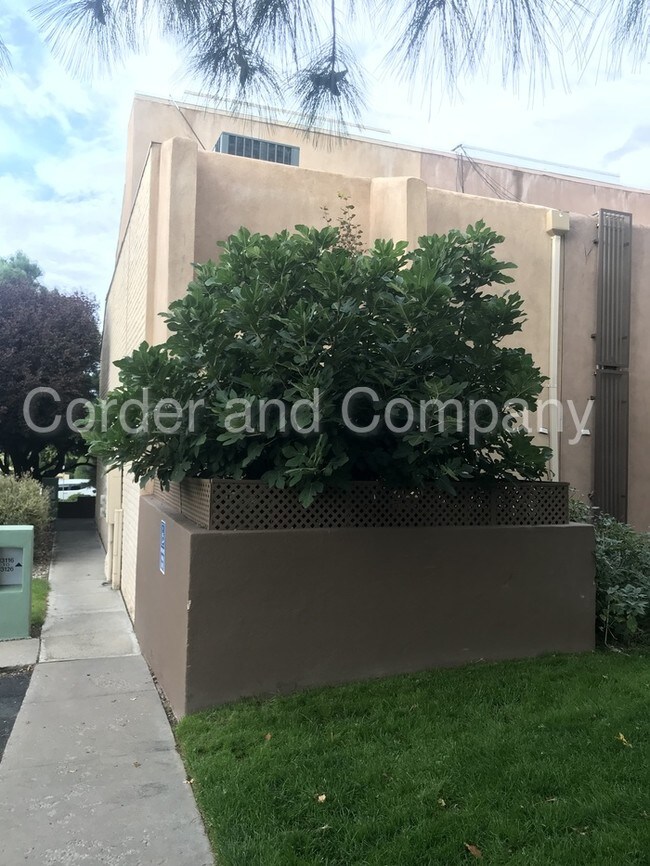 Building Photo - Available Now ! At The Pointe Condominiums