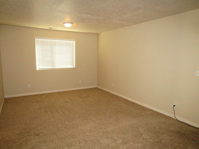 Building Photo - 1370 N General Dr