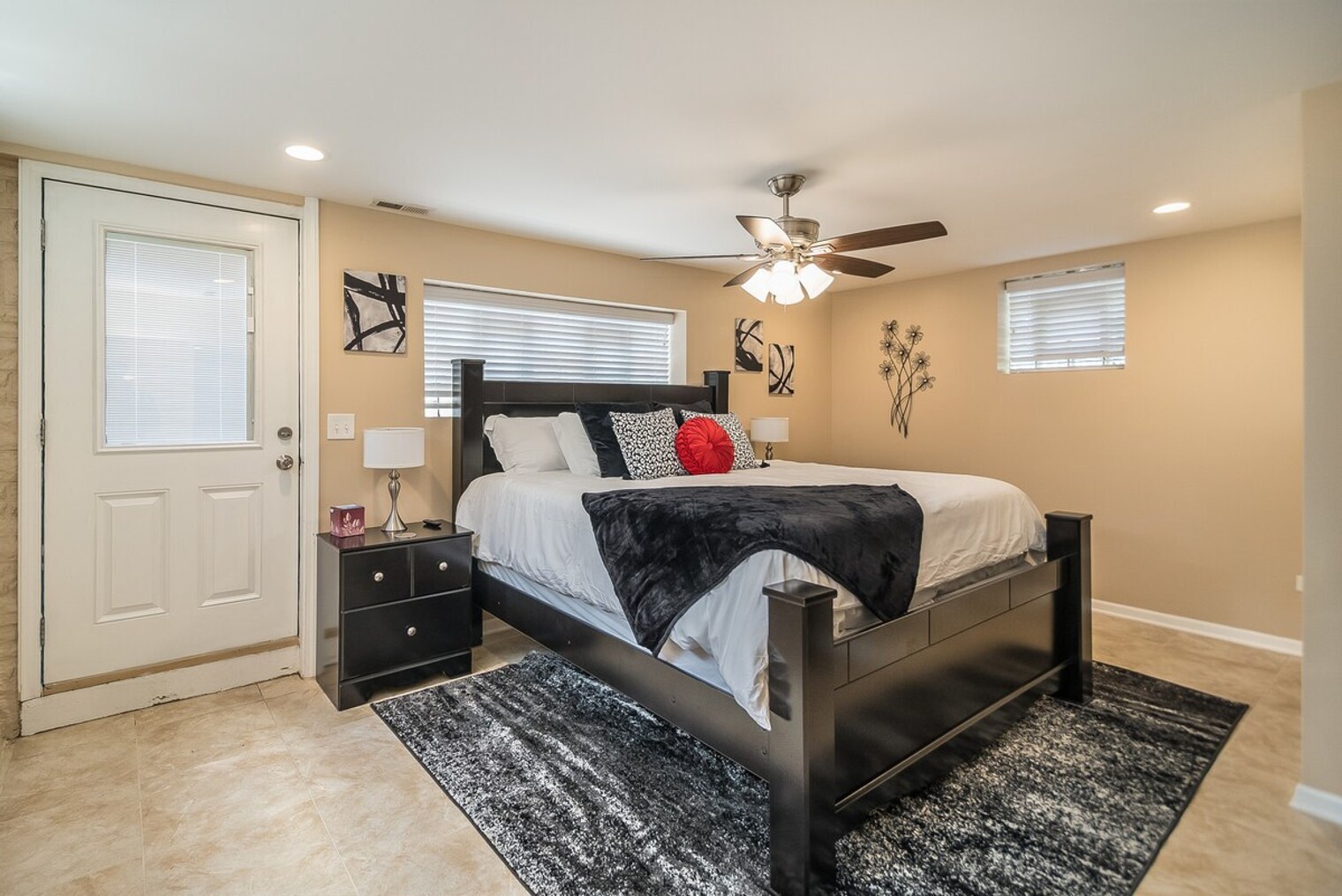 Building Photo - 356 W Morris Ave