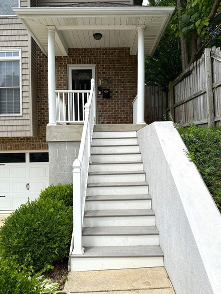 Building Photo - 1617 Forest Ave