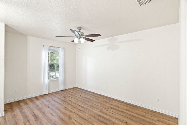 Building Photo - 911 Rustic Cactus