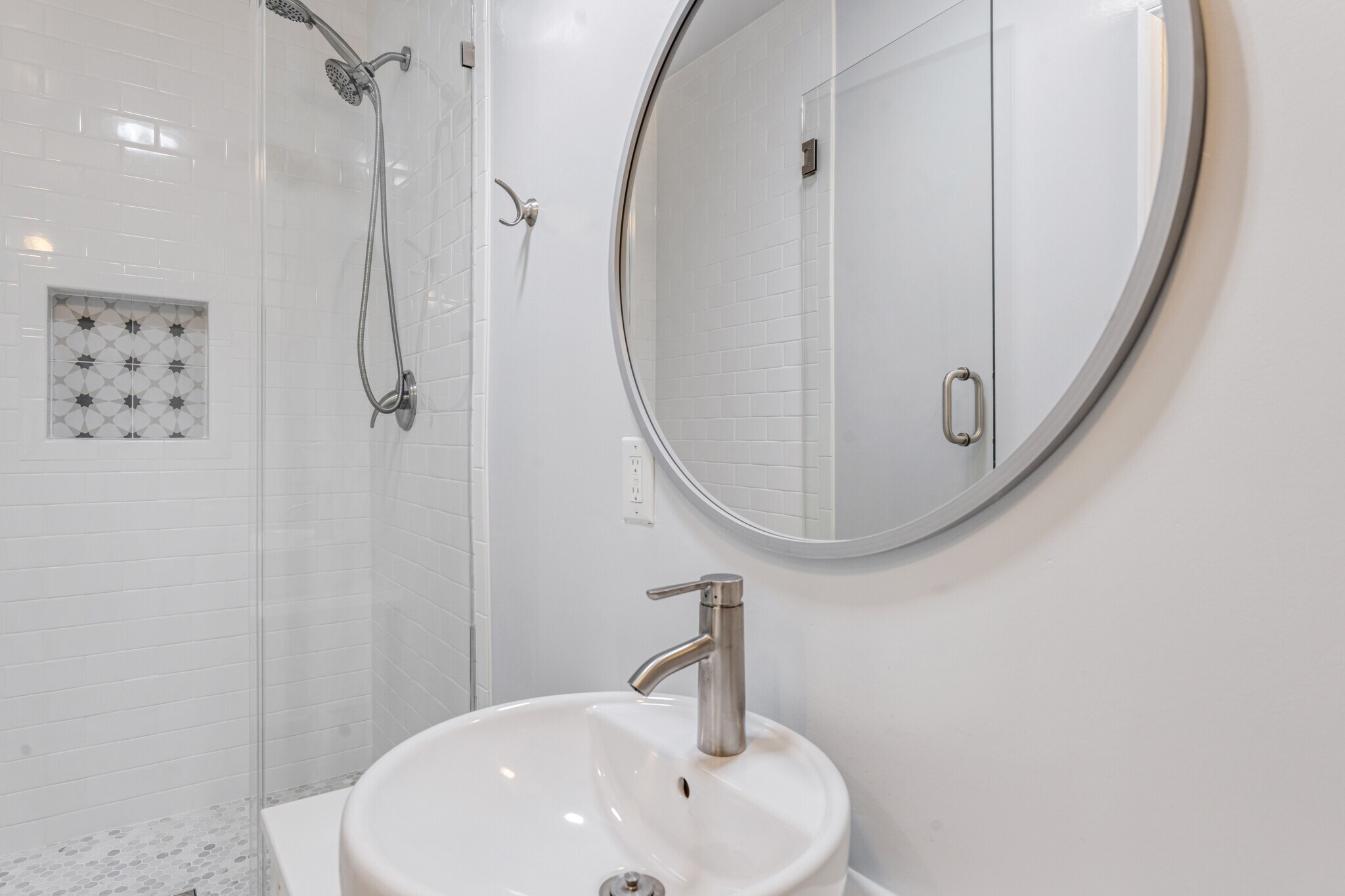 Bathroom - 1344 N Lincoln St