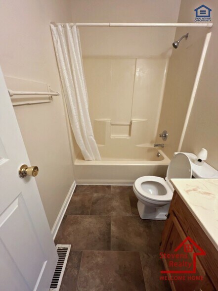 Building Photo - 402 Peek Dr