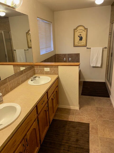 Master Bath - 3559 Rosewood Ave