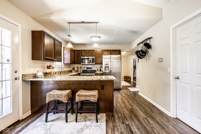 Building Photo - 14924 Oak Rd