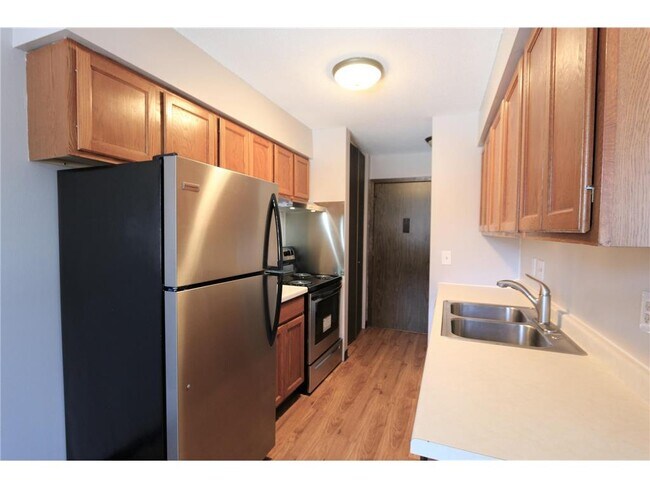 Building Photo - 3620 E 42nd St