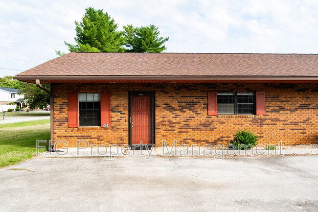 Building Photo - 1828 Lively Rd