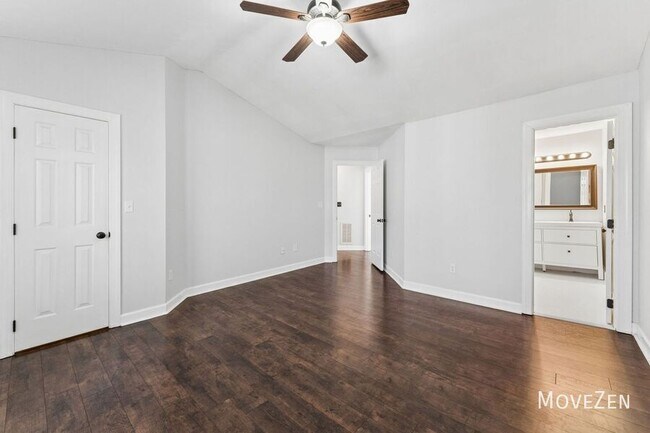 Building Photo - 134 Sanair Ct