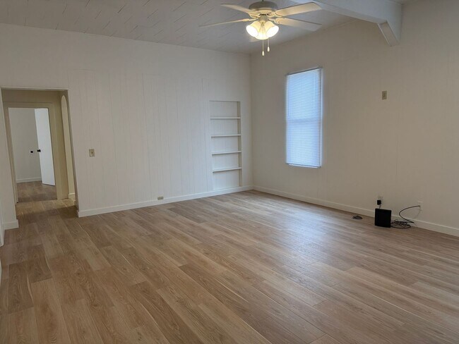 Building Photo - 1489 G St