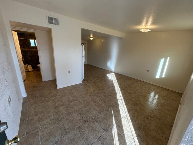 Living/Dining Area - 730 W 44th St