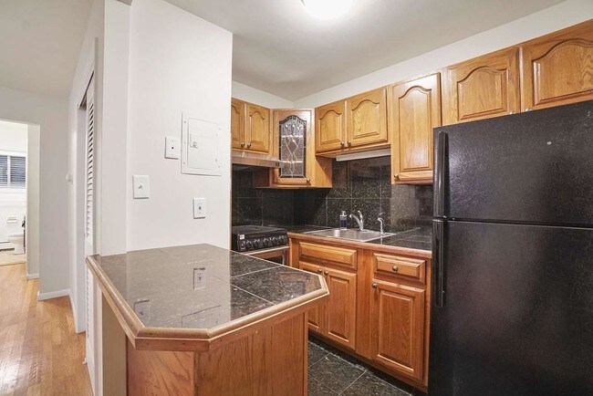 Building Photo - 171 South St