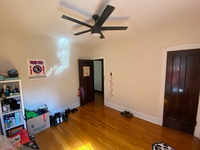 Building Photo - 5403 S Harper Ave