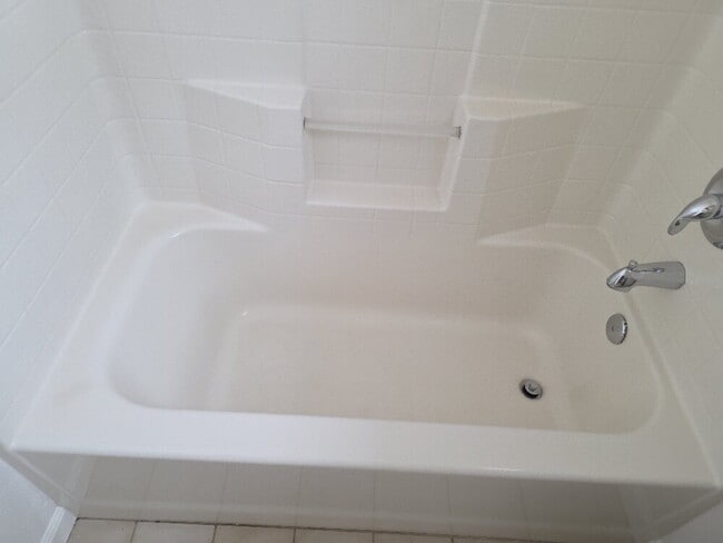Building Photo - Beautiful house for rent in Folsom 4 bd 3 bath 1920 sq feet