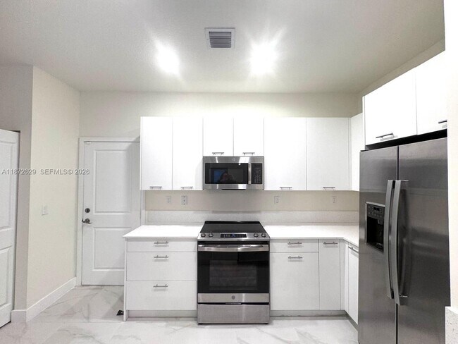 Building Photo - 8118 NW 42nd St