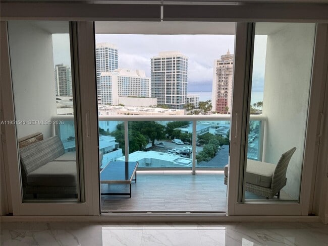 Building Photo - 6770 Indian Creek Dr