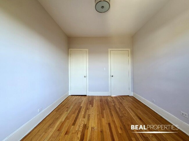 Building Photo - 1 bedroom in CHICAGO IL 60647