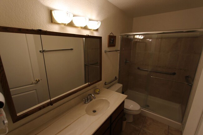 Building Photo - 3270 S Little Dr