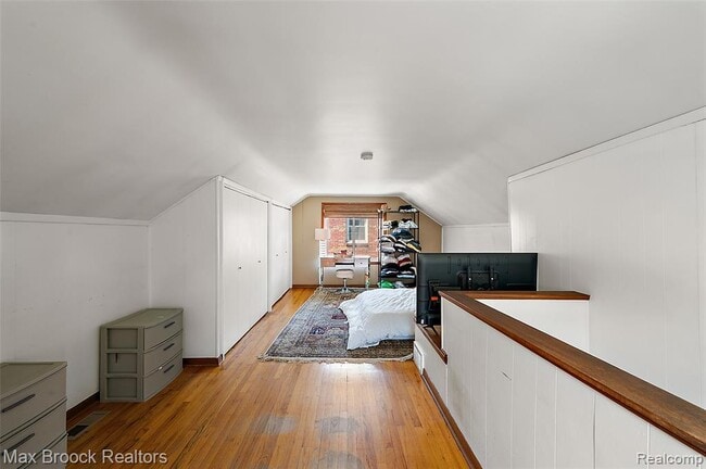 Building Photo - 4420 Elmwood Ave