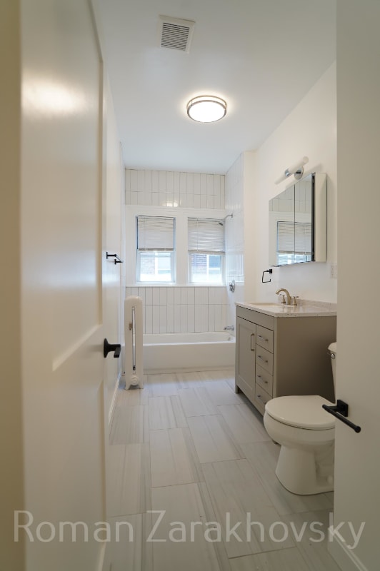 Building Photo - 66 Chester St