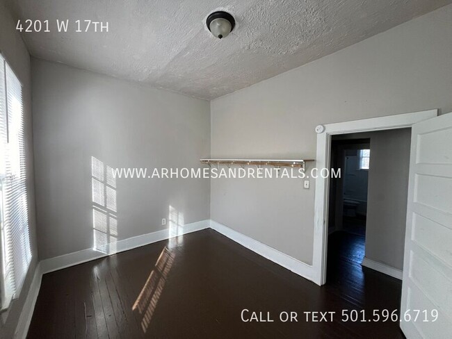 Building Photo - 4201 W 17th Little Rock | 3 Beds | 1 Bath