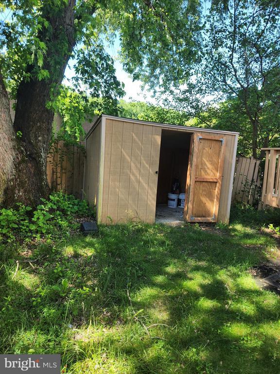Building Photo - 17027 Catalpa Ct
