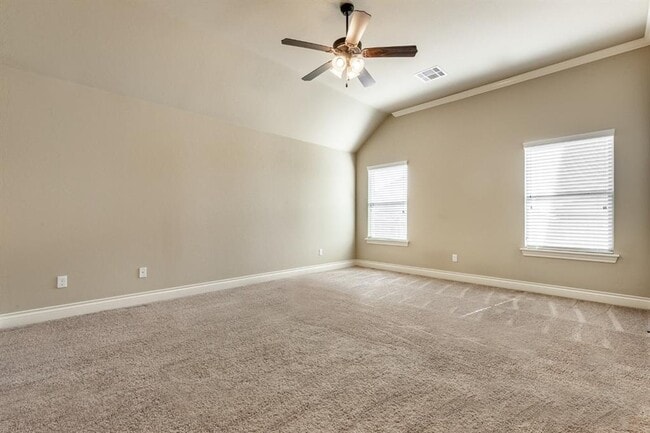 Building Photo - 4104 SE 38th St