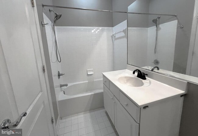 Building Photo - 13611 Acorn Hunt Pl