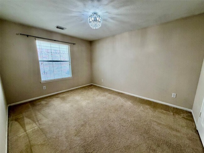 Building Photo - 25206 Barmby Dr