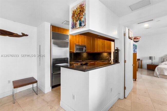 Building Photo - 901 Brickell Key Blvd