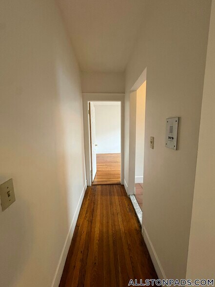 Building Photo - 11 Scottfield Rd