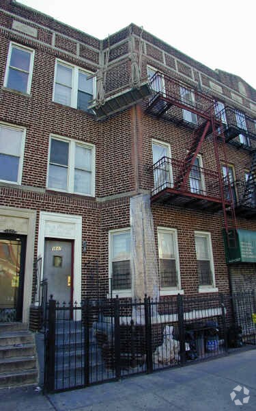 Primary Photo - 1647 Nostrand Ave