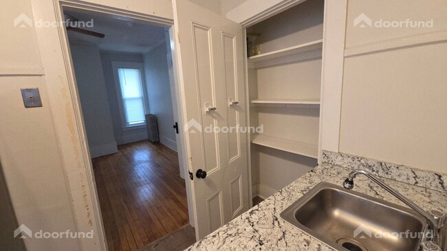 Building Photo - 46 E Main St