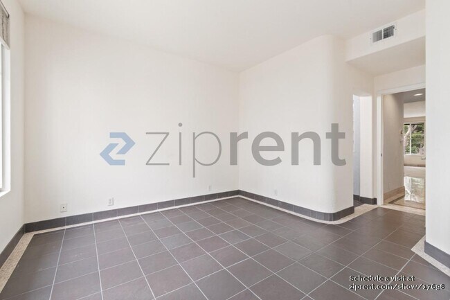 Building Photo - 445 Milan Dr